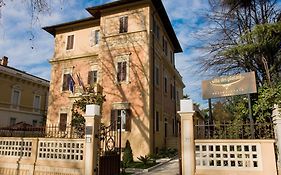 Hotel Villa Dei Platani Foligno